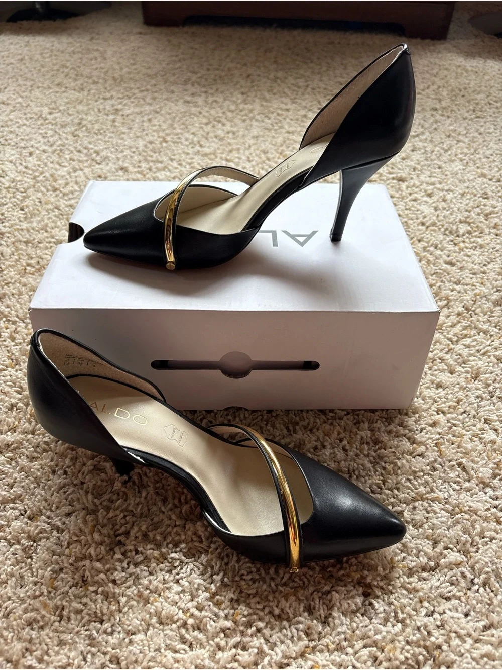 Aldo Hogsed-97 Black and Gold Heels Sz 7.5 EU 38